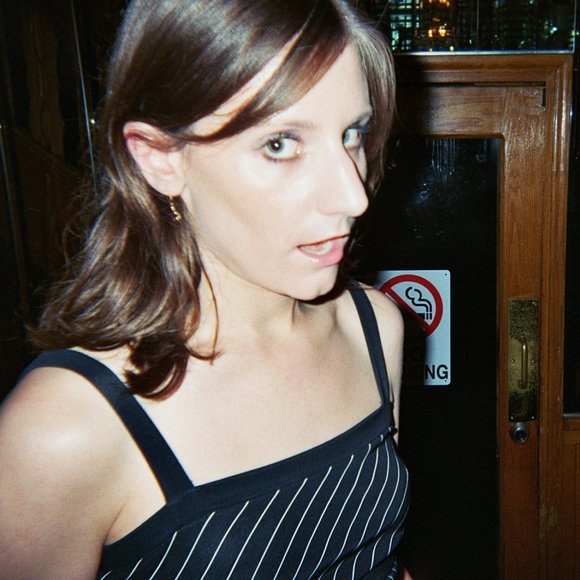 Meet your Posher, Courtney - Picture 1 of 2